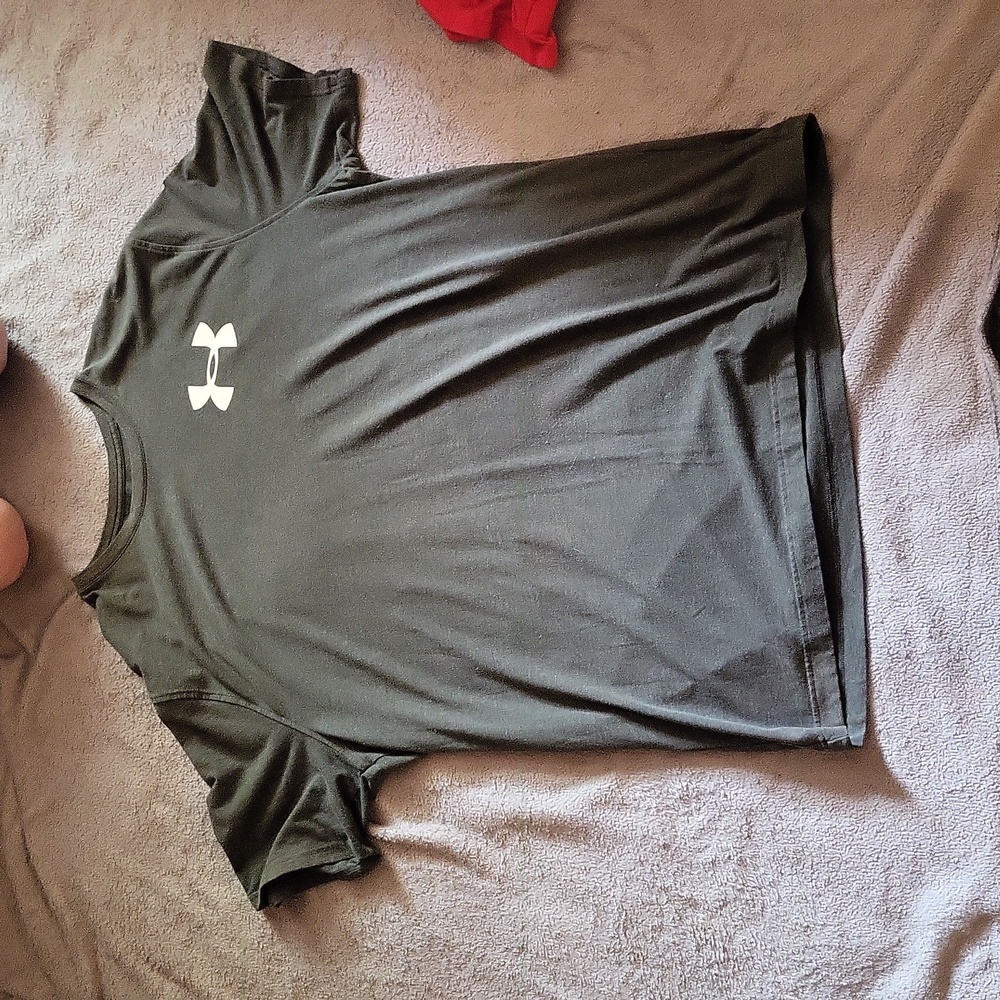 Cotten stretch t-shirt gry with skull on back